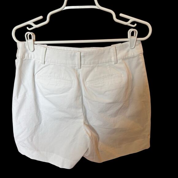NWT TALBOTS Women’s Preppy White Curvy Mariner Shorts W/Silver Buttons Size 6P - Picture 7 of 9